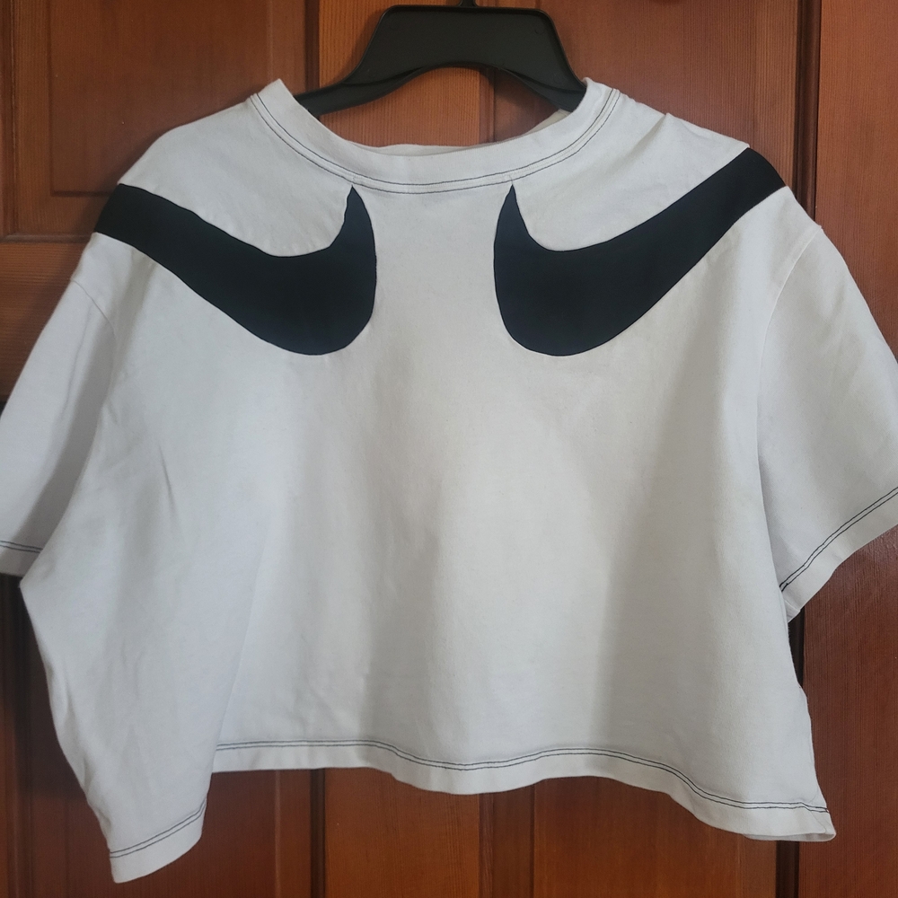 Nike Women's White and Black Crop Top